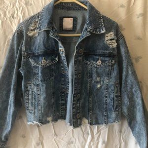 Cropped Jean Jacket - SO - Size M - New & Super Cute!